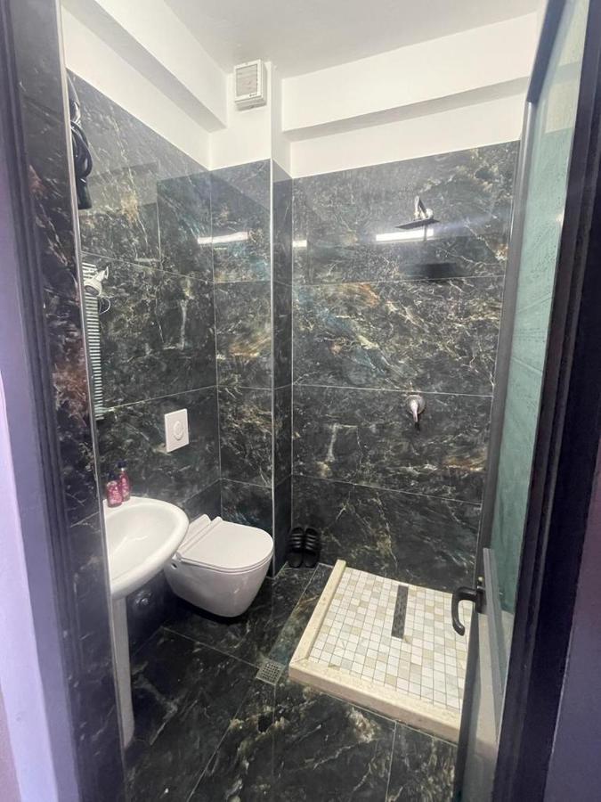 Hotel Ferrara Дуррес Экстерьер фото